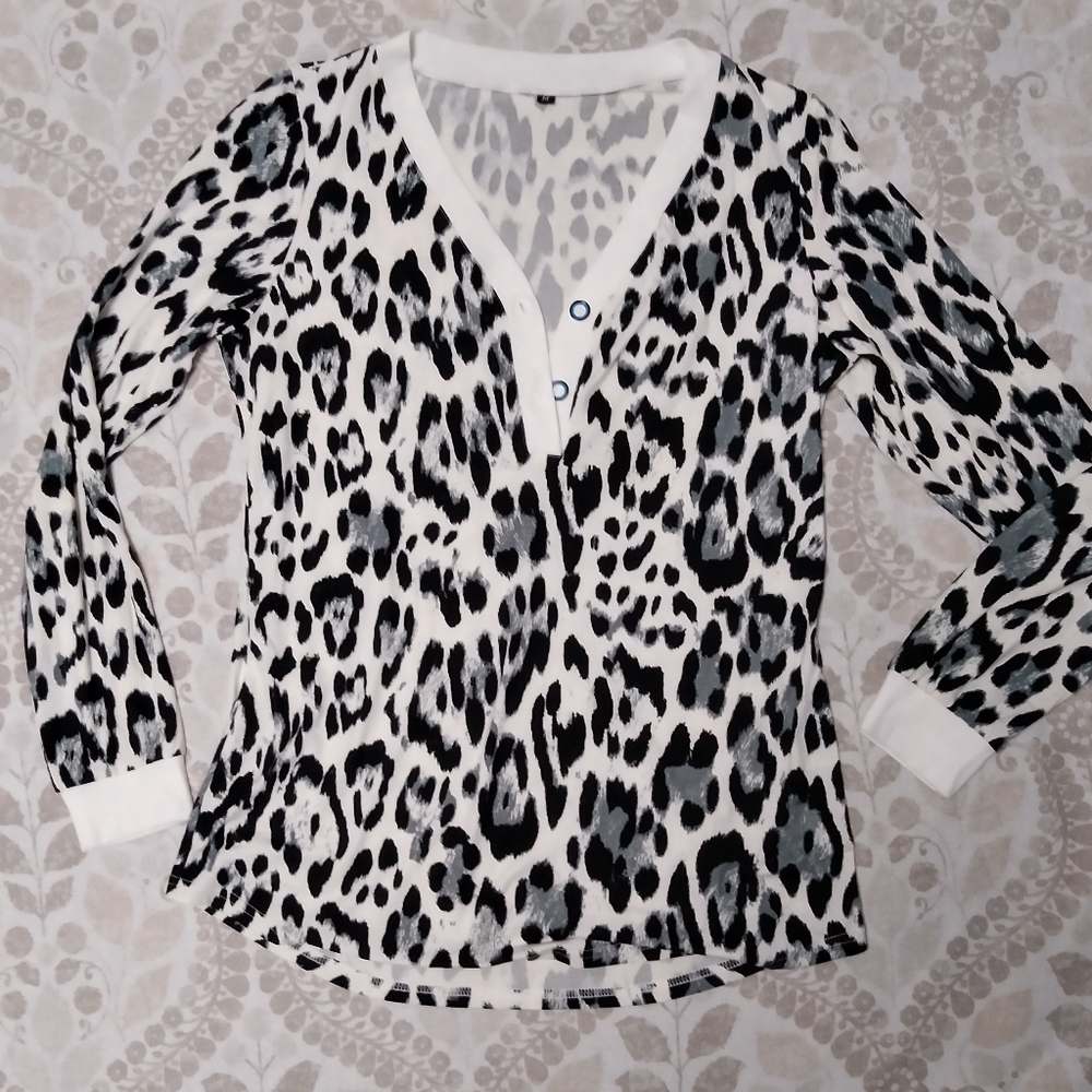 New without tags leopard print button down v neck